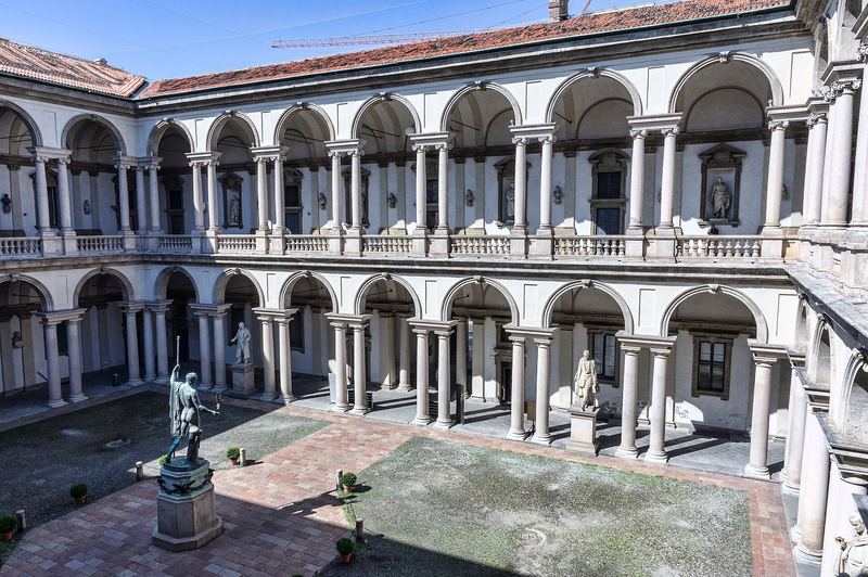 Pátio interno da Pinacoteca di Brera, em Milão